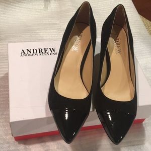 NWIB Andrew Stevens Kitten heel pumps